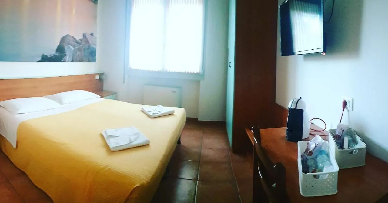 Albergo Acampora Vicenza 2*,  Italy